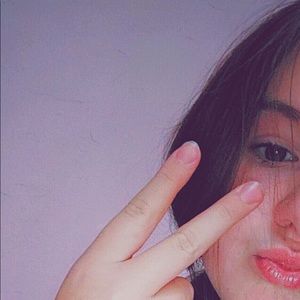 Meet your Posher, Chloe